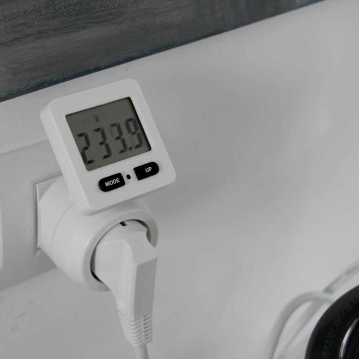 Presa con misuratore di consumo Chacon 54351 Bianco 4 S71000951_2
