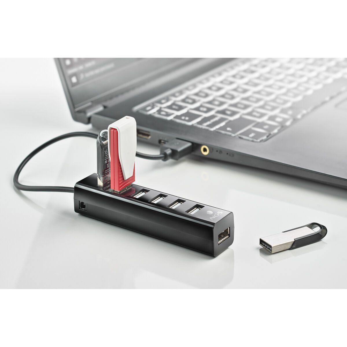 Hub USB NGS IHUB7 TINY Nero 4 S9905370_2