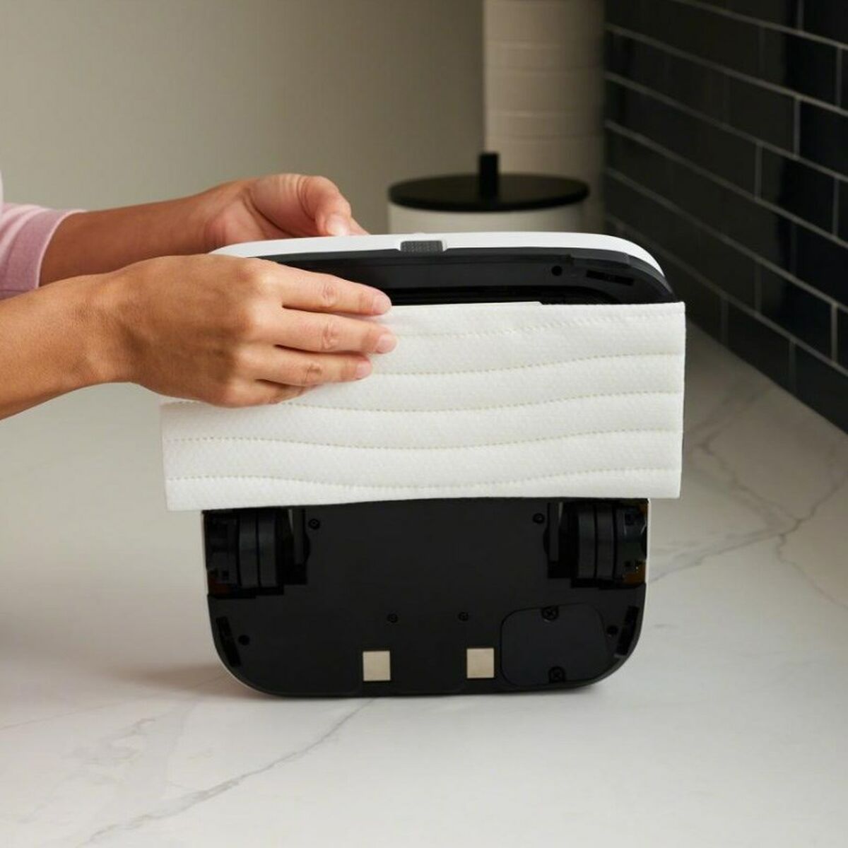 Robot Aspirapolvere iRobot M6138 9 S91103180_7